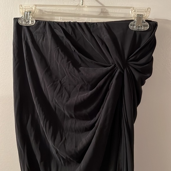 High Slit Bodycon Skirt - Picture 2 of 6